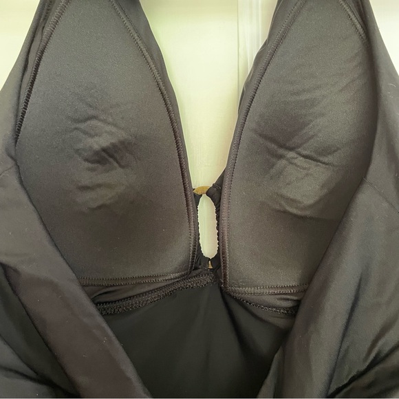 Land’s End Size 14 Black Swim Top Ruched Halter Tie-Neck V-Neck Keyhole Tankini - Picture 7 of 9